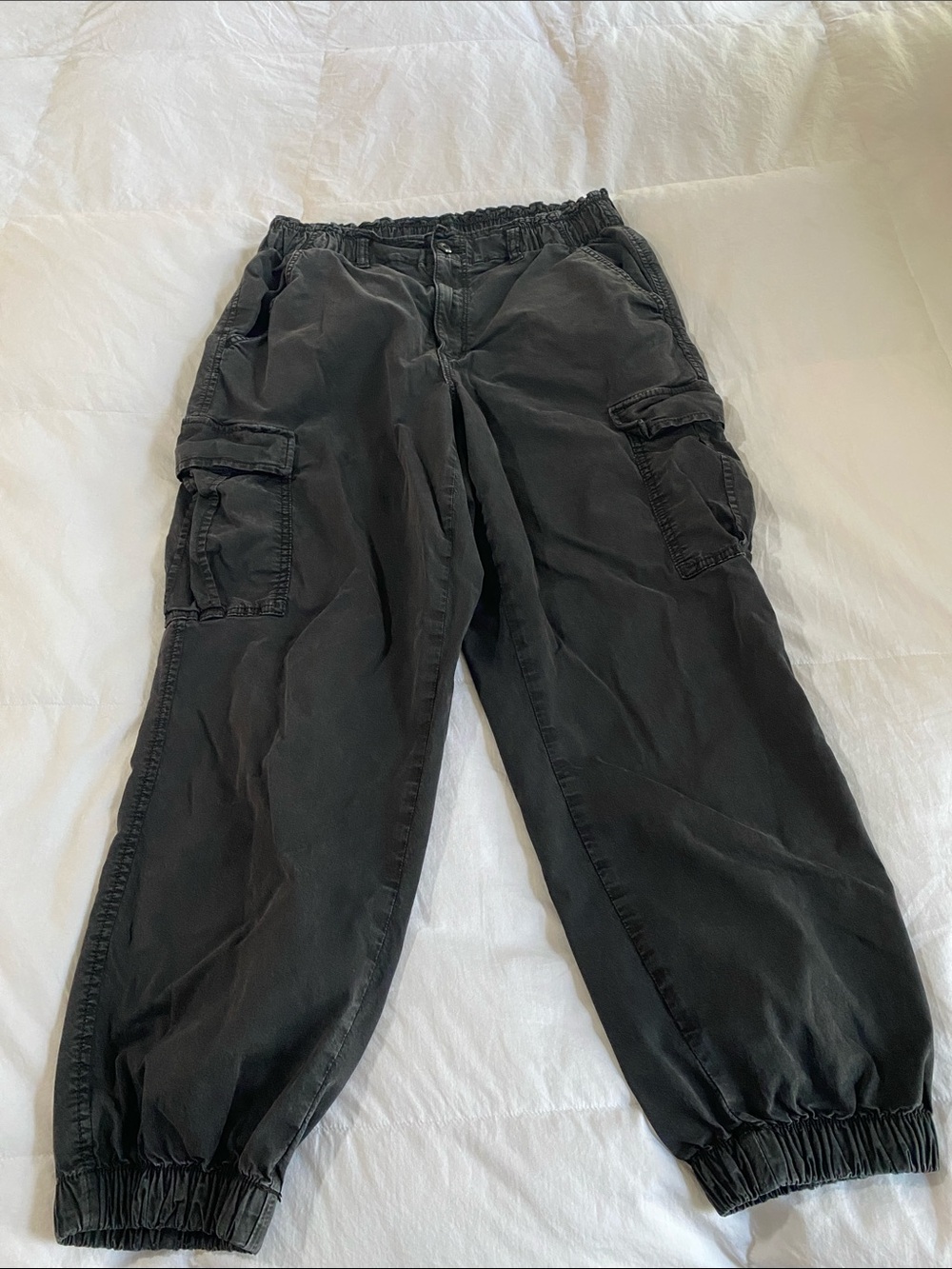 American Eagle Outfitters Black Cargo Joggers 12 Short